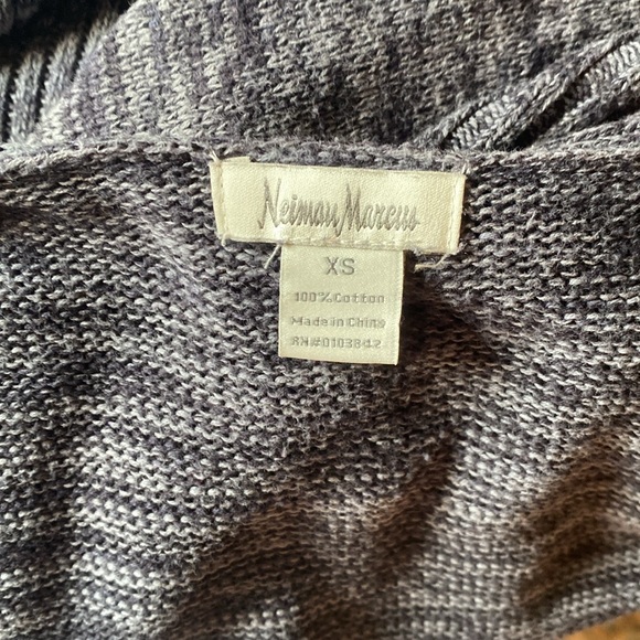 NEIMAN MARCUS LONG SLEEVE SWEATER SIZE XS. - Picture 7 of 9